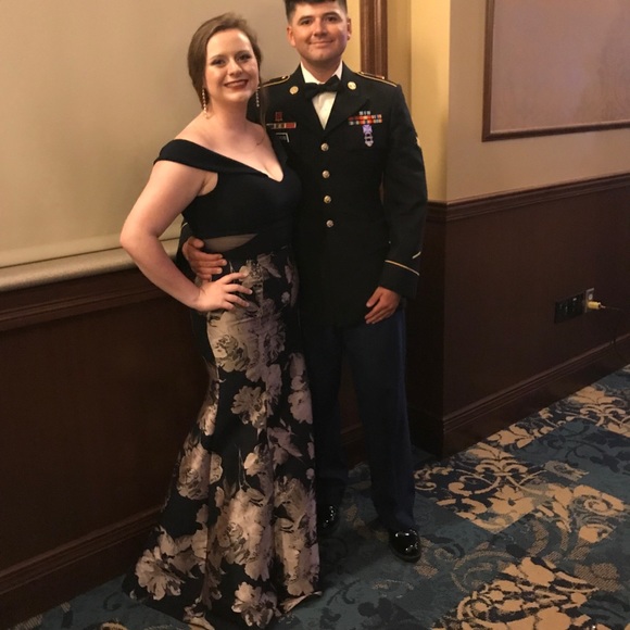 Formal Women’s Dress Size 10 - Picture 2 of 2